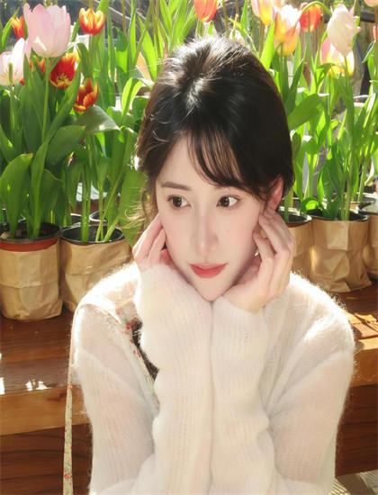 热搜话题：深入《转身遇到TA教科书式的：》的世界：全面解读与深度深度分析